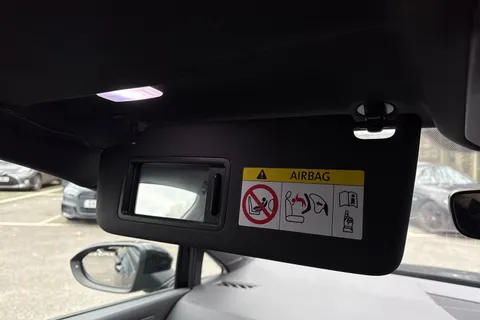 CF22UWZ Volkswagen Golf 1.5 TSI R-Line Euro 6 (s/s) 5dr Thumbnail #49