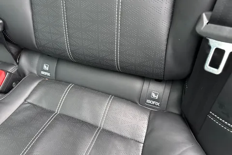 YG71OAD Land Rover Range Rover Velar 2.0 D200 MHEV R-Dynamic HSE Auto 4WD Euro 6 (s/s) 5dr Thumbnail #36