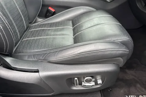 YG71OAD Land Rover Range Rover Velar 2.0 D200 MHEV R-Dynamic HSE Auto 4WD Euro 6 (s/s) 5dr Thumbnail #40