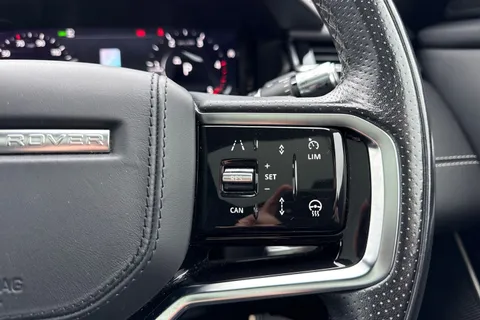 YG71OAD Land Rover Range Rover Velar 2.0 D200 MHEV R-Dynamic HSE Auto 4WD Euro 6 (s/s) 5dr Thumbnail #47