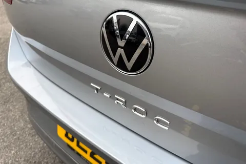 DE24OVG Volkswagen T-Roc 1.5 TSI R-Line DSG Euro 6 (s/s) 5dr Thumbnail #27