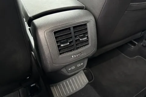 DE24OVG Volkswagen T-Roc 1.5 TSI R-Line DSG Euro 6 (s/s) 5dr Thumbnail #30