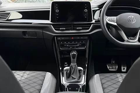 DE24OVG Volkswagen T-Roc 1.5 TSI R-Line DSG Euro 6 (s/s) 5dr Thumbnail #32