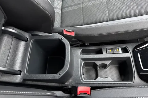 DE24OVG Volkswagen T-Roc 1.5 TSI R-Line DSG Euro 6 (s/s) 5dr Thumbnail #37