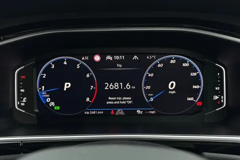 DE24OVG Volkswagen T-Roc 1.5 TSI R-Line DSG Euro 6 (s/s) 5dr Thumbnail #38