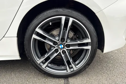 LG20OOY BMW 1 Series 1.5 116d M Sport Euro 6 (s/s) 5dr Thumbnail #11