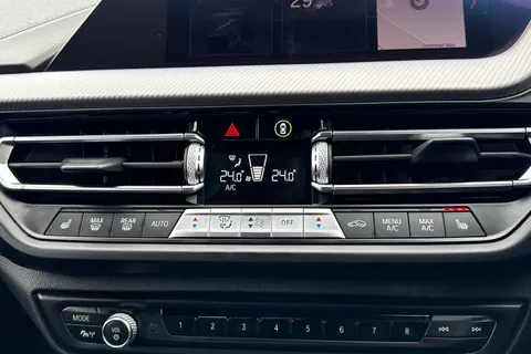 LG20OOY BMW 1 Series 1.5 116d M Sport Euro 6 (s/s) 5dr Thumbnail #21