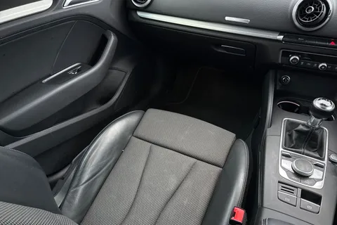 EK18HXV Audi A3 1.0 TFSI Black Edition Sportback Euro 6 (s/s) 5dr Thumbnail #14