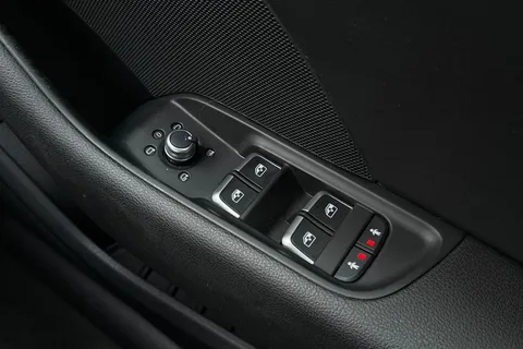 EK18HXV Audi A3 1.0 TFSI Black Edition Sportback Euro 6 (s/s) 5dr Thumbnail #17