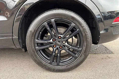 YR15UCZ Audi Q3 2.0 TDI S line Euro 6 (s/s) 5dr Thumbnail #12