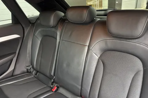 YR15UCZ Audi Q3 2.0 TDI S line Euro 6 (s/s) 5dr Thumbnail #18