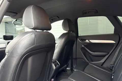 YR15UCZ Audi Q3 2.0 TDI S line Euro 6 (s/s) 5dr Thumbnail #38