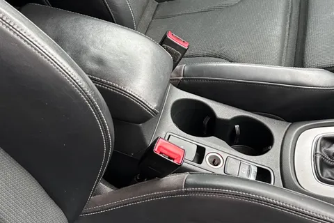 YR15UCZ Audi Q3 2.0 TDI S line Euro 6 (s/s) 5dr Thumbnail #40