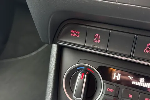 YR15UCZ Audi Q3 2.0 TDI S line Euro 6 (s/s) 5dr Thumbnail #44