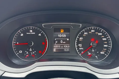 YR15UCZ Audi Q3 2.0 TDI S line Euro 6 (s/s) 5dr Thumbnail #55