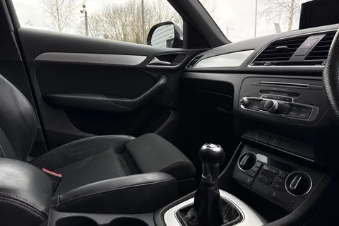 YR15UCZ Audi Q3 2.0 TDI S line Euro 6 (s/s) 5dr Thumbnail #59