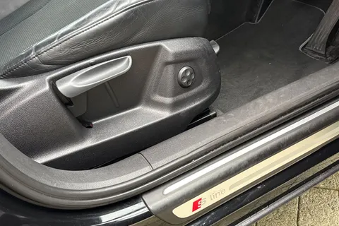 YR15UCZ Audi Q3 2.0 TDI S line Euro 6 (s/s) 5dr Thumbnail #60