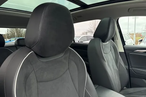 YN75WJM Volkswagen Tiguan 1.5 TSI eHybrid Elegance 5dr DSG, TOW BAR, PANORAMIC SUNROOF Thumbnail #23