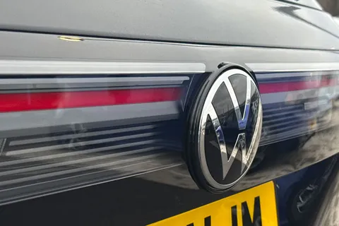 YN75WJM Volkswagen Tiguan 1.5 TSI eHybrid Elegance 5dr DSG, TOW BAR, PANORAMIC SUNROOF Thumbnail #24