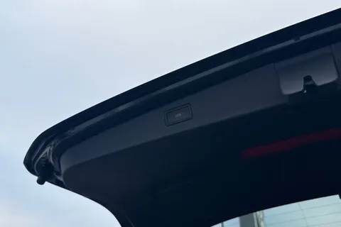 YN75WJM Volkswagen Tiguan 1.5 TSI eHybrid Elegance 5dr DSG, TOW BAR, PANORAMIC SUNROOF Thumbnail #31