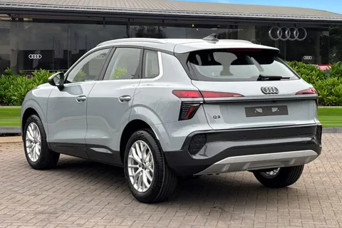  Audi Q3 1.5 TFSI Sport S Tronic Euro 6 (s/s) 5dr Thumbnail #2