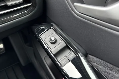 CE74EFO Volkswagen ID.3 Pro 59kWh Match Auto 5dr Thumbnail #42