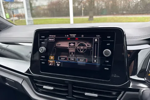 DC25NJV Volkswagen T-Roc 1.5 TSI Black Edition 5dr DSG Thumbnail #22