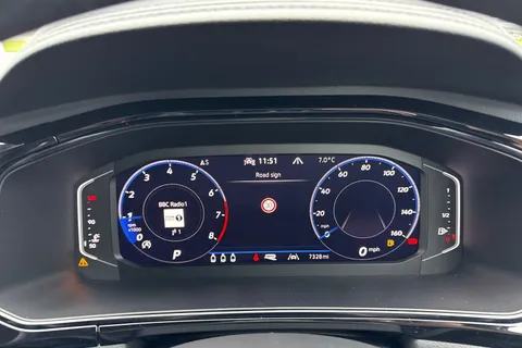 DC25NJV Volkswagen T-Roc 1.5 TSI Black Edition 5dr DSG Thumbnail #31