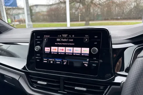 DC25NJV Volkswagen T-Roc 1.5 TSI Black Edition 5dr DSG Thumbnail #41