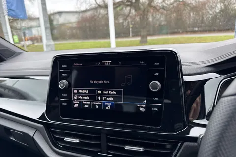 DC25NJV Volkswagen T-Roc 1.5 TSI Black Edition 5dr DSG Thumbnail #42