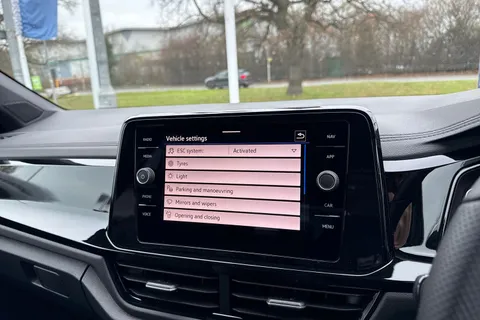 DC25NJV Volkswagen T-Roc 1.5 TSI Black Edition 5dr DSG Thumbnail #45