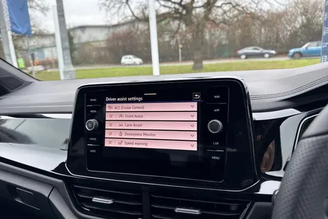 DC25NJV Volkswagen T-Roc 1.5 TSI Black Edition 5dr DSG Thumbnail #47