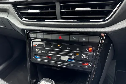 DC25NJV Volkswagen T-Roc 1.5 TSI Black Edition 5dr DSG Thumbnail #51