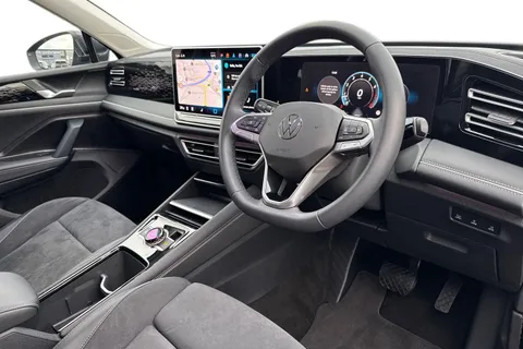 YS25UFA Volkswagen Tiguan 1.5 eTSI 150 Elegance 5dr DSG Thumbnail #7