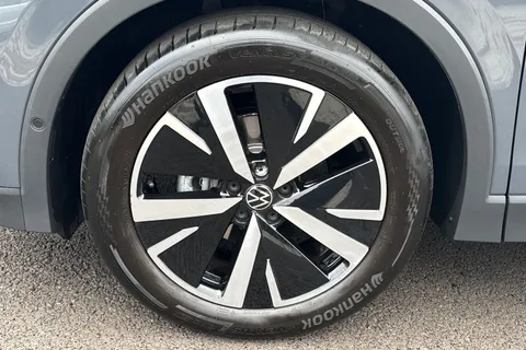 YS25UFA Volkswagen Tiguan 1.5 eTSI 150 Elegance 5dr DSG Thumbnail #21