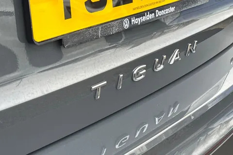 YS25UFA Volkswagen Tiguan 1.5 eTSI 150 Elegance 5dr DSG Thumbnail #28