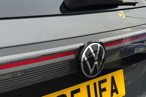 YS25UFA Volkswagen Tiguan 1.5 eTSI 150 Elegance 5dr DSG Thumbnail #29