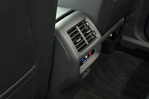 YS25UFA Volkswagen Tiguan 1.5 eTSI 150 Elegance 5dr DSG Thumbnail #33