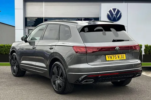 YN75WJU Volkswagen Touareg 3.0 V6 TDI 4Motion 286 Black Edition 5dr Tip Auto, **TOW BAR** Thumbnail #2