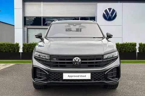 YN75WJU Volkswagen Touareg 3.0 V6 TDI 4Motion 286 Black Edition 5dr Tip Auto, **TOW BAR** Thumbnail #5