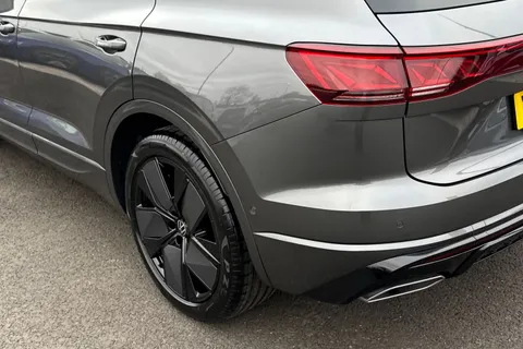 YN75WJU Volkswagen Touareg 3.0 V6 TDI 4Motion 286 Black Edition 5dr Tip Auto, **TOW BAR** Thumbnail #7