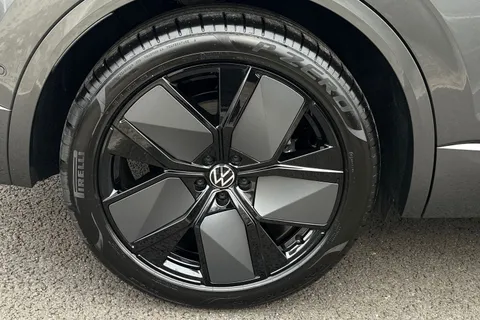 YN75WJU Volkswagen Touareg 3.0 V6 TDI 4Motion 286 Black Edition 5dr Tip Auto, **TOW BAR** Thumbnail #11