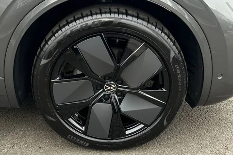 YN75WJU Volkswagen Touareg 3.0 V6 TDI 4Motion 286 Black Edition 5dr Tip Auto, **TOW BAR** Thumbnail #12