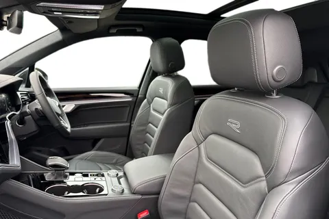 YN75WJU Volkswagen Touareg 3.0 V6 TDI 4Motion 286 Black Edition 5dr Tip Auto, **TOW BAR** Thumbnail #15