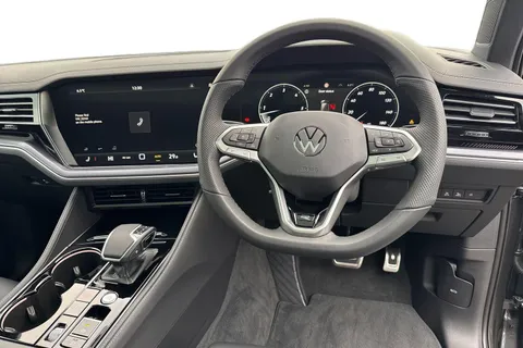 YN75WJU Volkswagen Touareg 3.0 V6 TDI 4Motion 286 Black Edition 5dr Tip Auto, **TOW BAR** Thumbnail #17