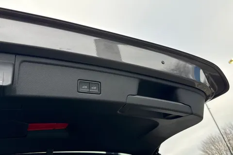 YN75WJU Volkswagen Touareg 3.0 V6 TDI 4Motion 286 Black Edition 5dr Tip Auto, **TOW BAR** Thumbnail #31