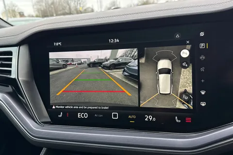 YN75WJU Volkswagen Touareg 3.0 V6 TDI 4Motion 286 Black Edition 5dr Tip Auto, **TOW BAR** Thumbnail #39