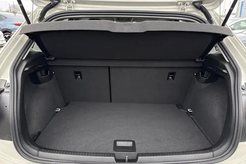 YS25CGU Volkswagen Polo 1.0 TSI Match 5dr DSG, **PRIVACY GLASS** Thumbnail #6