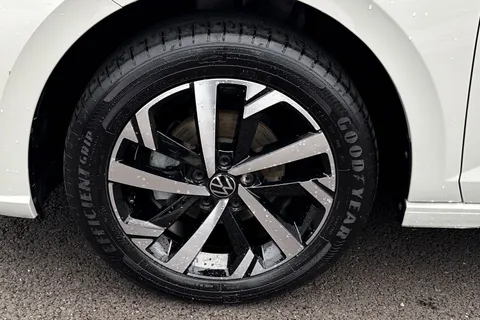 YS25CGU Volkswagen Polo 1.0 TSI Match 5dr DSG, **PRIVACY GLASS** Thumbnail #9