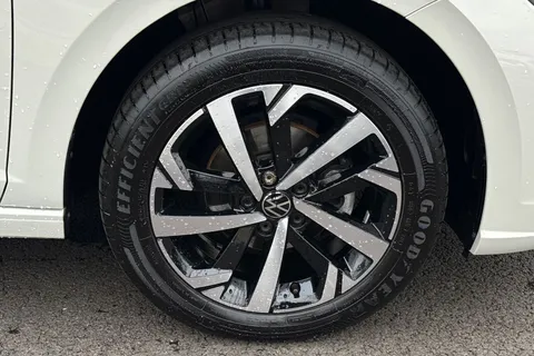 YS25CGU Volkswagen Polo 1.0 TSI Match 5dr DSG, **PRIVACY GLASS** Thumbnail #12